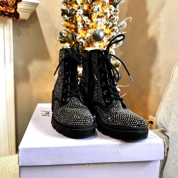 Madden Girl Boots Size 8 - Picture 4 of 11